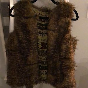 Feaux Fur Vest size S can fit like a M